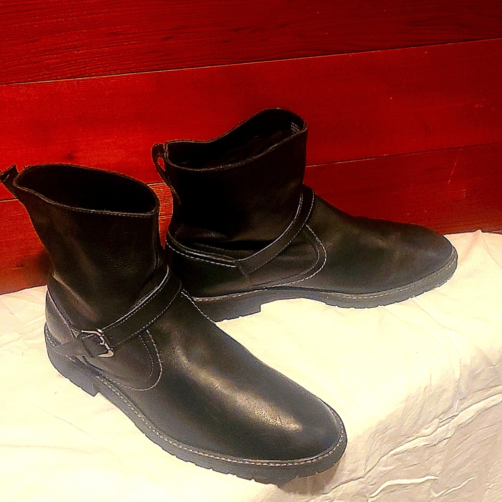 Florsheim limited size 11 D boots